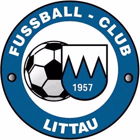 Vereinswappen: stilisierter Fußball und Wellenmotiv, umgeben vom Schriftzug „Fussball Club Littau“ mit Jahreszahl 1957.